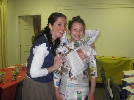 Dressing Maya Tzniut but also famous! :)